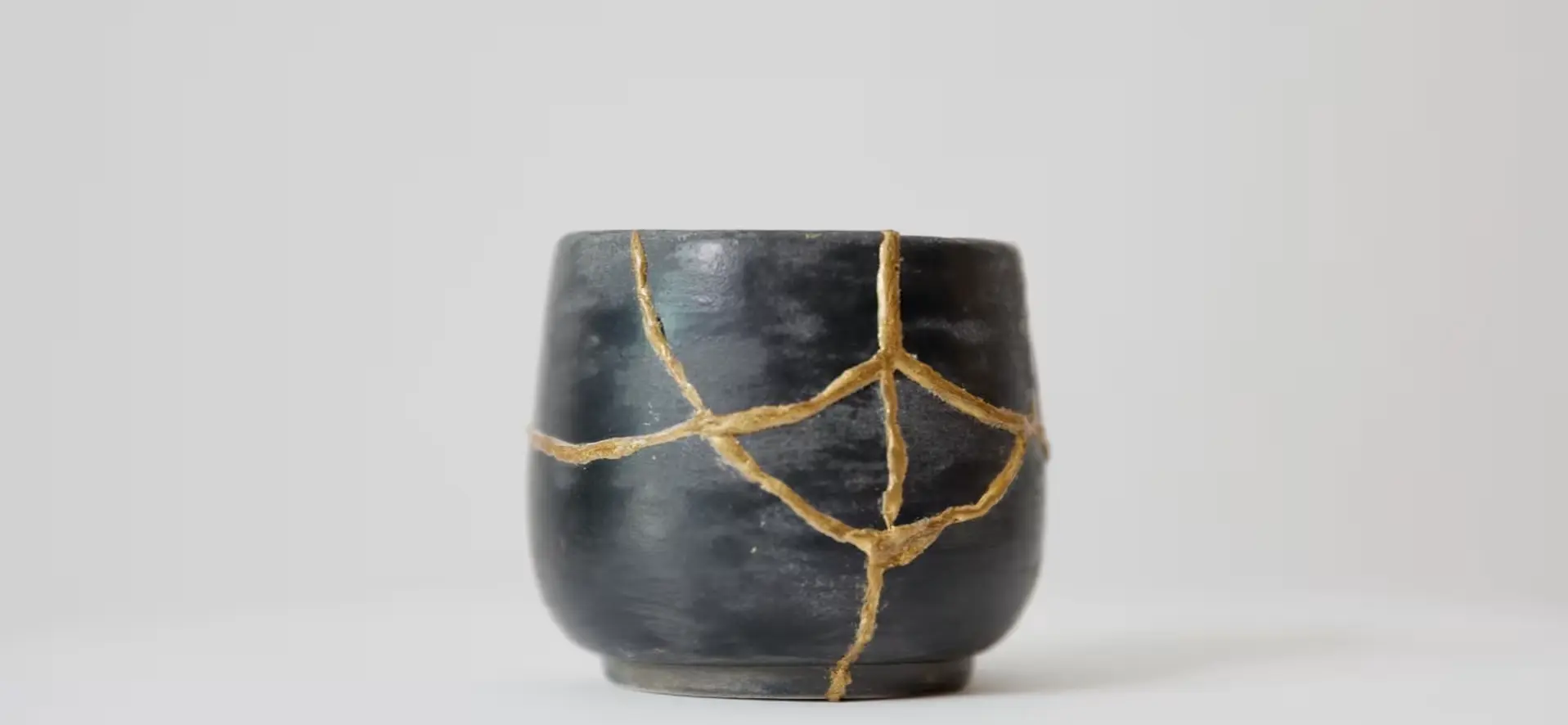 Kintsugi: la belleza de nuestras roturas y el origen del liderazgo imperfecto